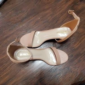 Eunicer shoes size 9.5